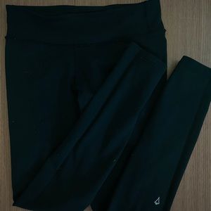 Black Ivivva reversible, full length leggings